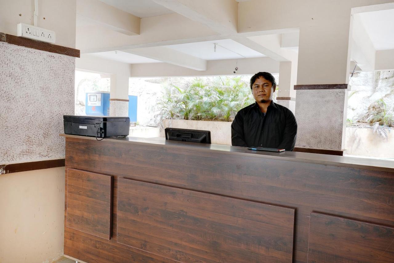 Hotel Oyo 41102 Hyderabad Elite à Haidar Sahibguda Extérieur photo